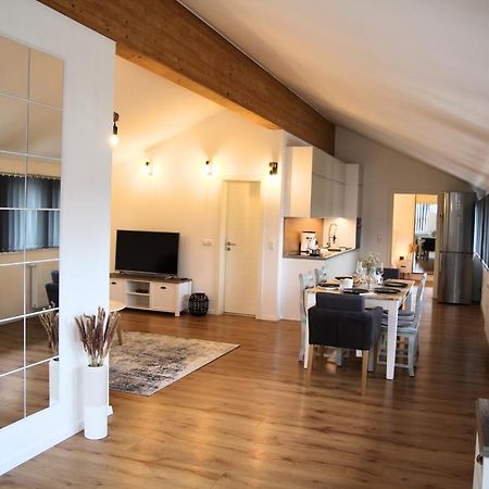 Chiemsee Apartments Altenmarkt an der Alz Rum bild